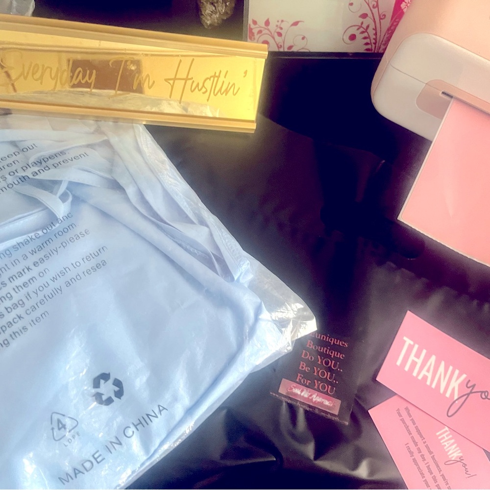 X-Large button down with ties on the side women’s shirt. - Picture 6 of 6